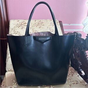 Givenchy Antigona Large Tote with pouch